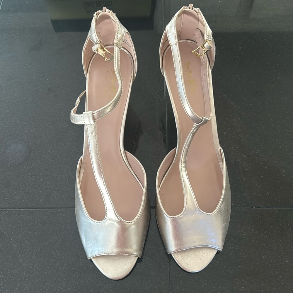 Gold open toe wedge